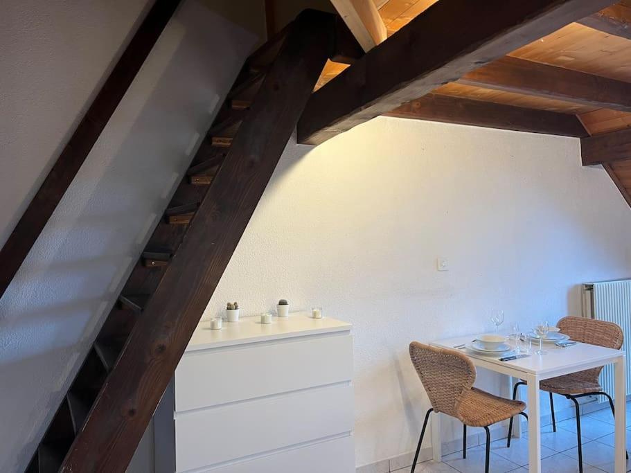 Charmant Appartement En Duplex A Porrentruy Luaran gambar